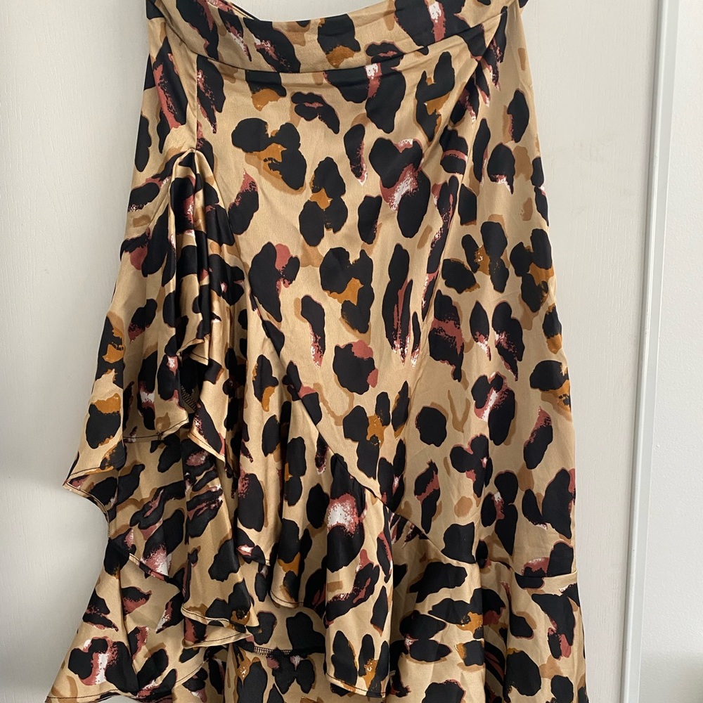 Leopard print skirt size L